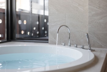 the skm tokyo hotelanddining