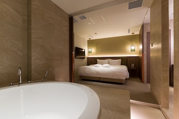 the skm tokyo hotelanddining