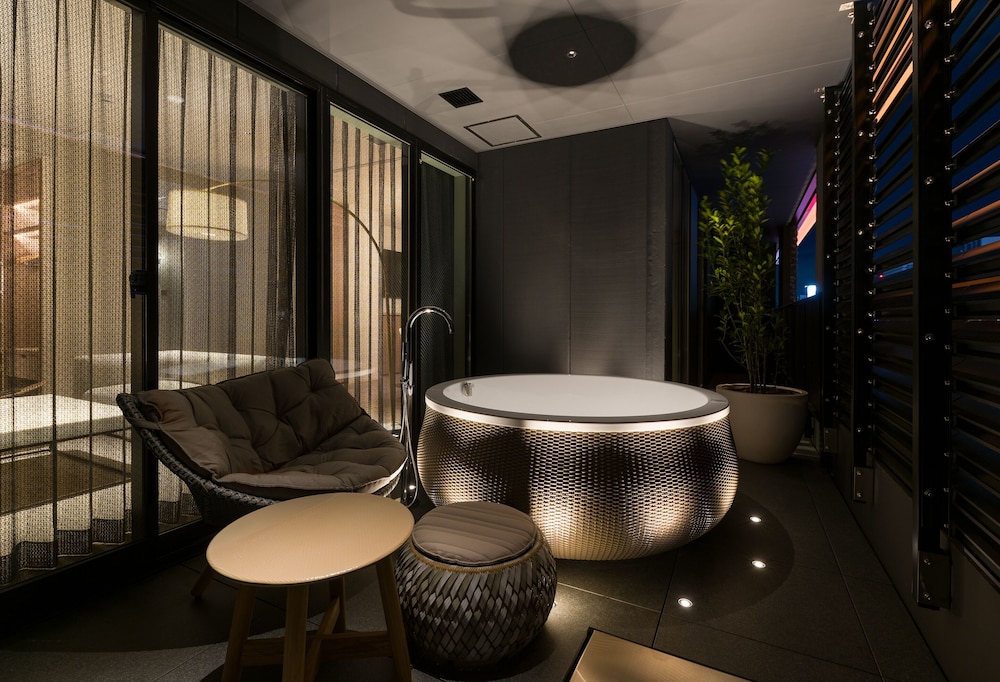 the skm tokyo hotelanddining