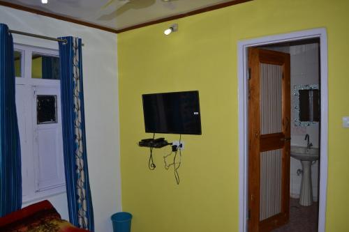 Hotel Chachoo Palace,India>>Srinagar,2 star
