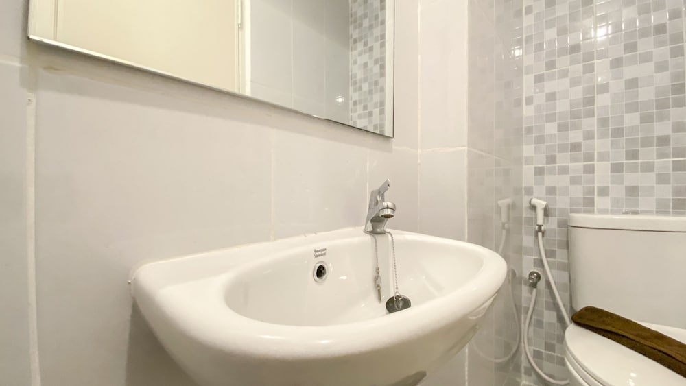 simply studio room at tokyo riverside pik 2 apartment