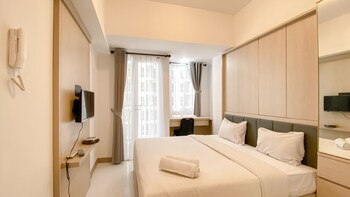 simply studio room at tokyo riverside pik 2 apartment