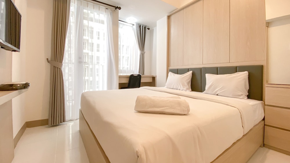 simply studio room at tokyo riverside pik 2 apartment