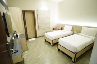 hotel city grand