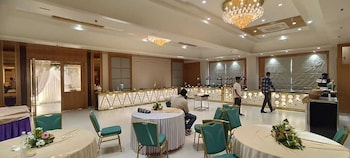 hotel city grand