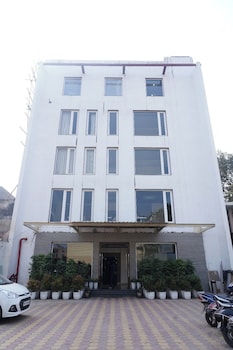hotel city grand