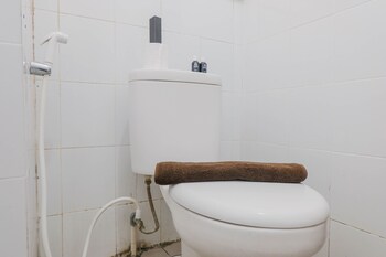 good choice 2br apartment at gateway ahmad yani cicadas