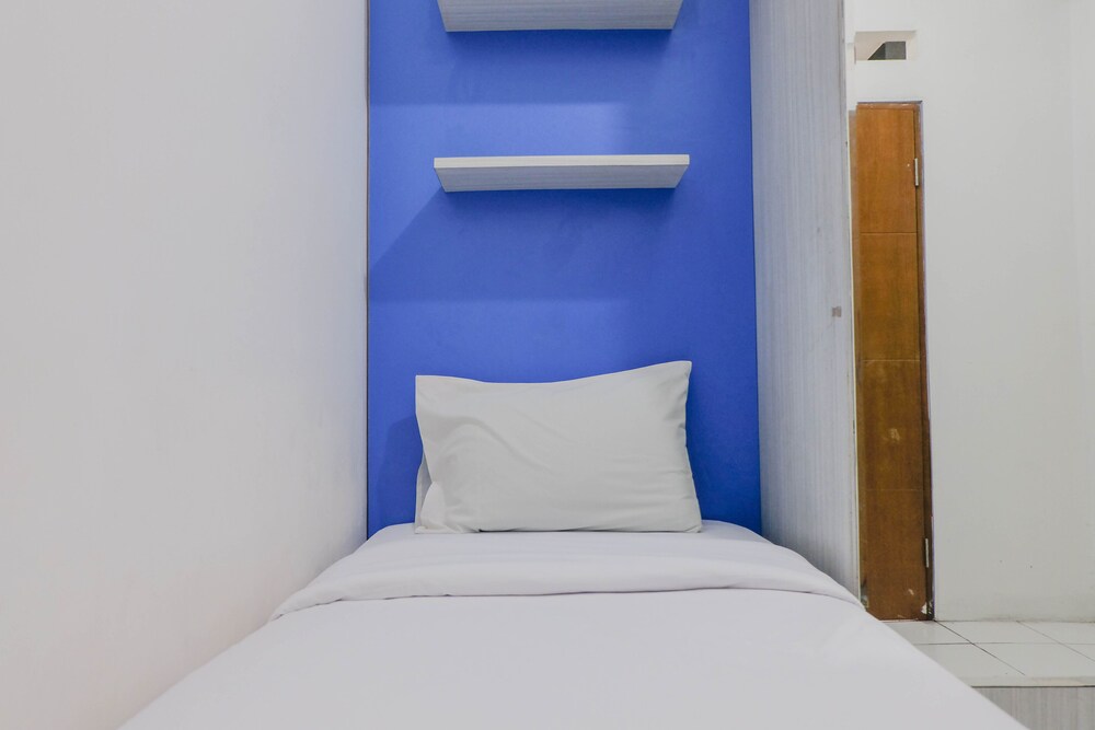 good choice 2br apartment at gateway ahmad yani cicadas