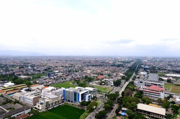 cozy and homey 2br tamansari panoramic apartment