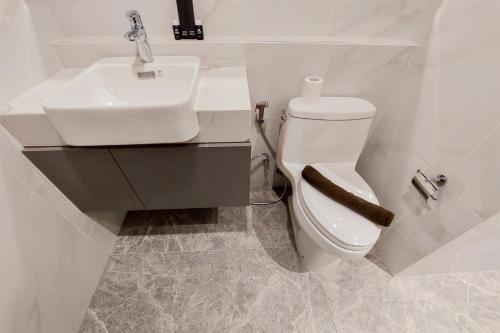 fancy and comfortable 1br the smith alam sutera apartment
