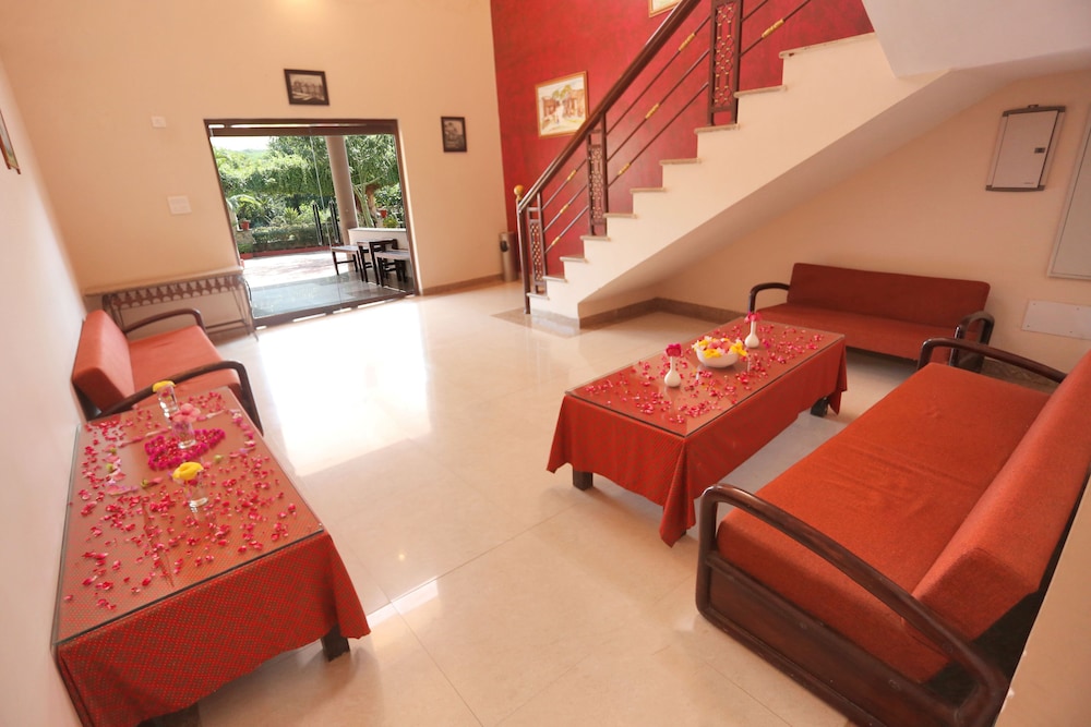 mulberry araliayas resort and spa