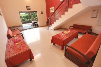 mulberry araliayas resort and spa