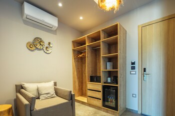 skipper beachfront suites