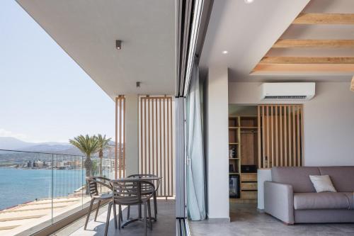 skipper beachfront suites