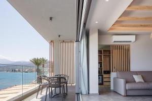 skipper beachfront suites