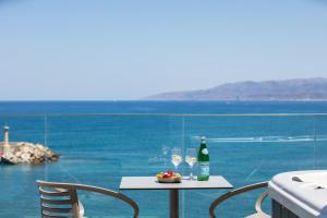 skipper beachfront suites