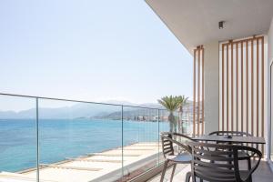 skipper beachfront suites