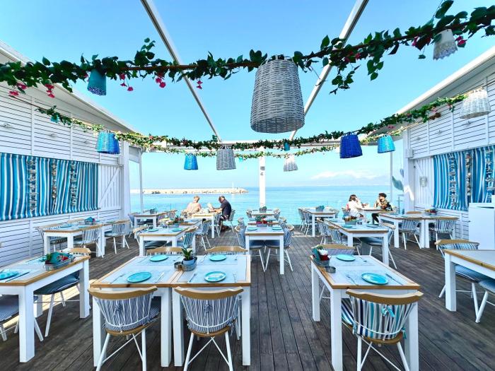 skipper beachfront suites