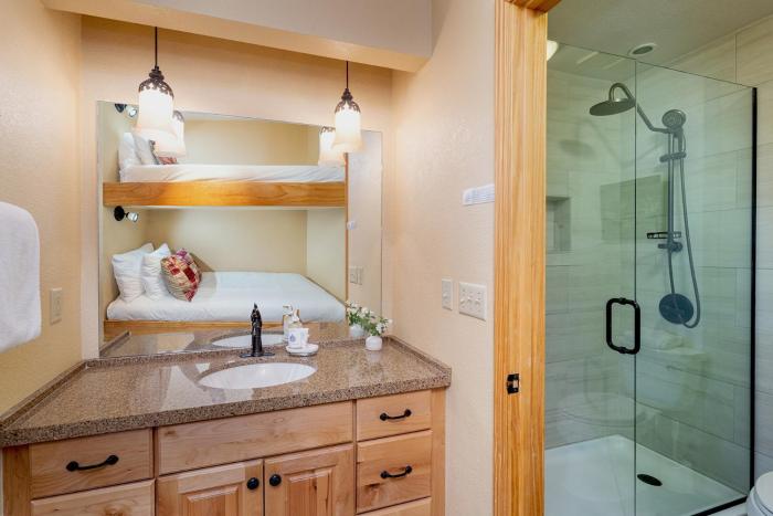 riverfront blocks to ski mtn views hot tub viking lodge 217 1 bedroom condo by redawning