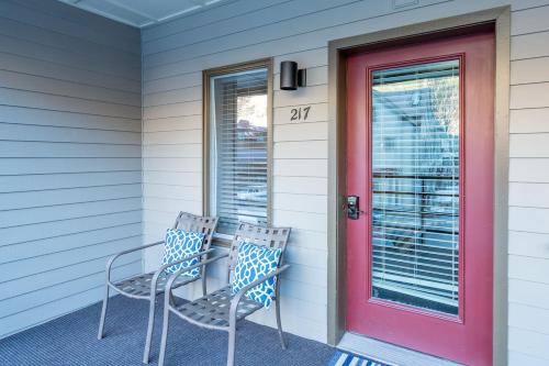 riverfront blocks to ski mtn views hot tub viking lodge 217 1 bedroom condo by redawning