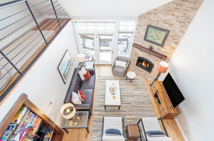 slopeside paradise penthouse at lift 7 views fireplace deck hot tub 3 bedroom condo by redawning