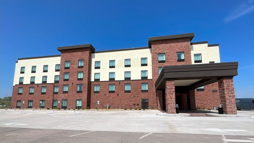 cobblestone hotel and suites ottumwa