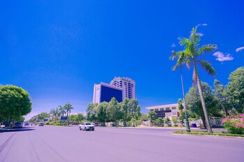 cua dong luxury hotel