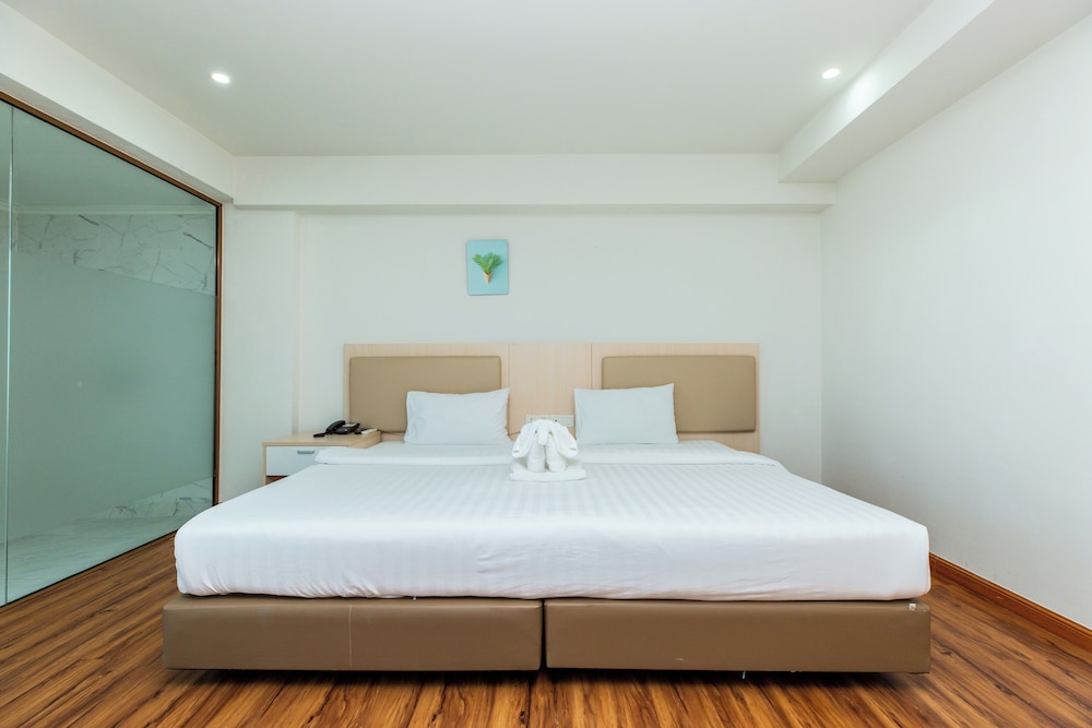 lucky elephant hotel