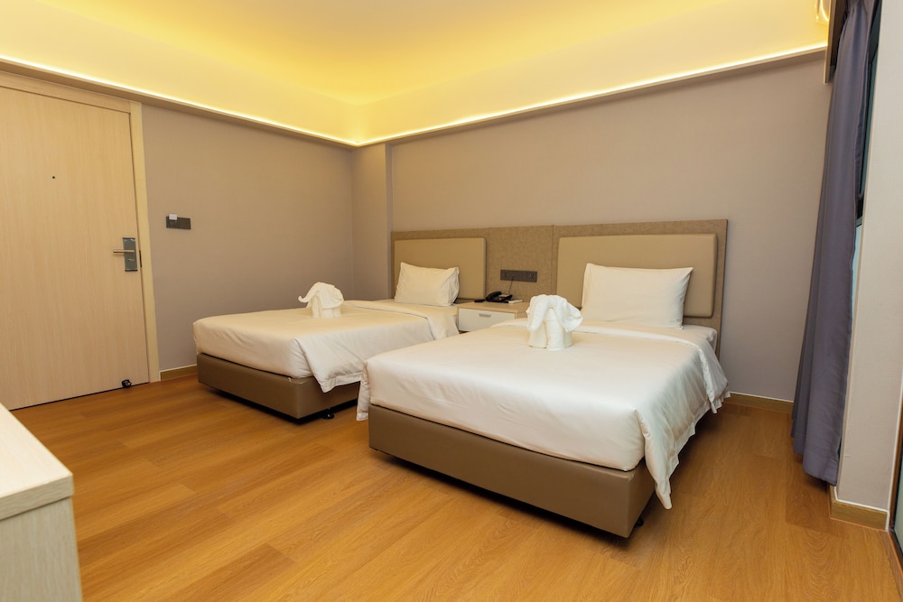 lucky elephant hotel