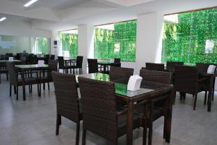 lucky elephant hotel
