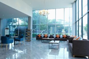 lucky elephant hotel