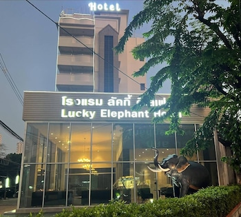 lucky elephant hotel