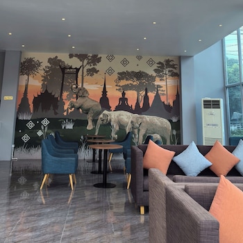 lucky elephant hotel