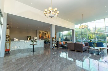 lucky elephant hotel