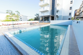 lucky elephant hotel