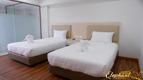 lucky elephant hotel