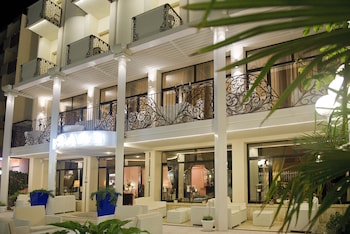 hotel baby bed and breakfast