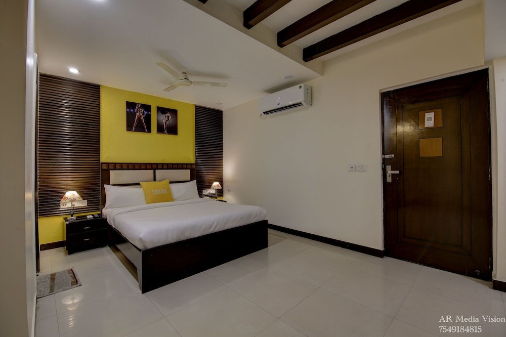 lime tree hotel greater kailash