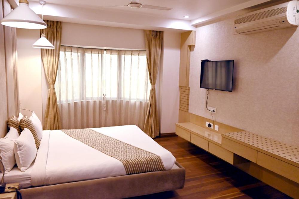 hotel crystal residency