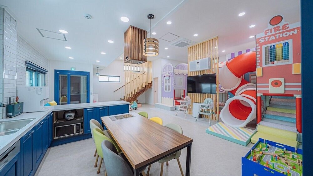 my kids pool villa