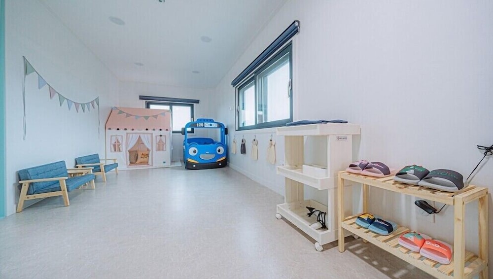 my kids pool villa
