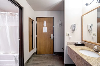 quality inn huron