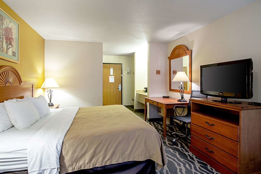 quality inn huron