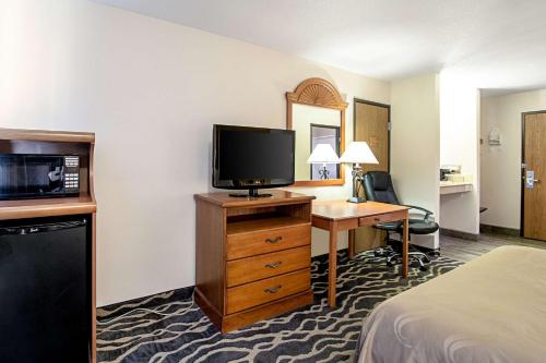 quality inn huron