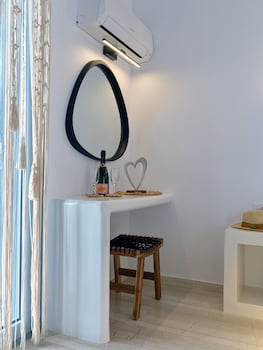 ariti seaside residence