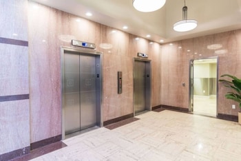 stylish 1br in california building