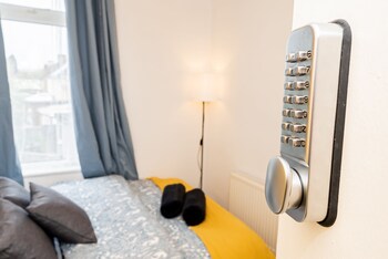 shirley house 3 guest house self catering