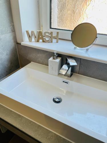 18 horner street york