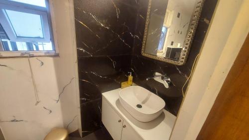 hotel manila siliguri