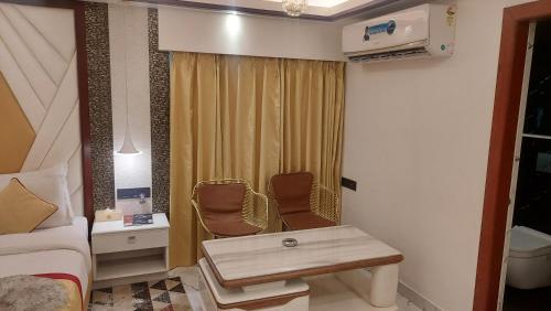 hotel manila siliguri